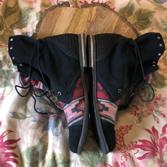 The SAK size 9.5 Navajo Aztec Weave Suede Boot NEW - Picture 4 of 12